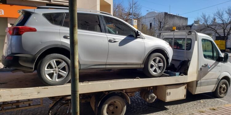 Gracias a un control detectaron una camioneta con restricción de circulación