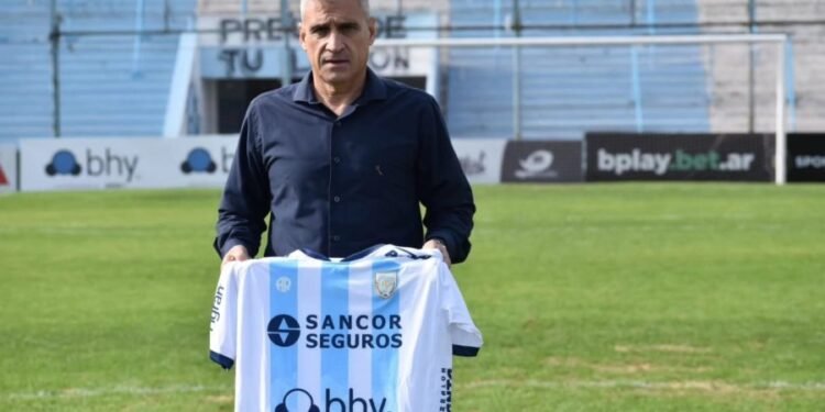 Atlético confirmó a Fabián Nardozza como nuevo entrenador