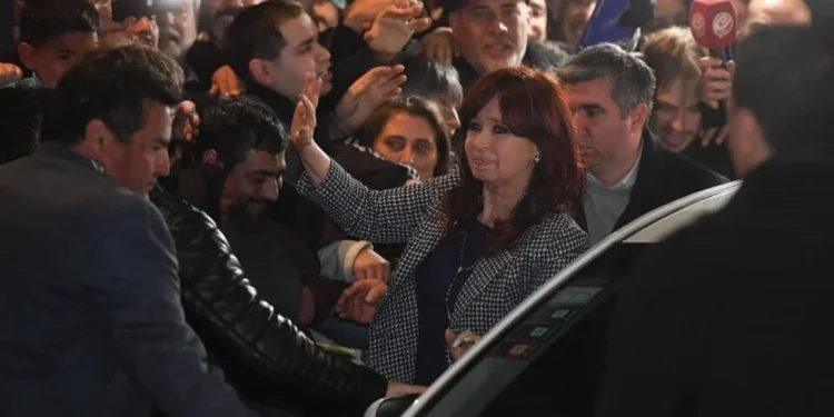 Intento de asesinato «Más claro, echale agua»: Cristina Kirchner se expresó en el inicio del juicio contra quienes intentaron matarla