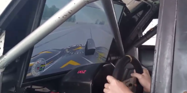 Un simulador de TC atrae a chicos y grandes en el centro