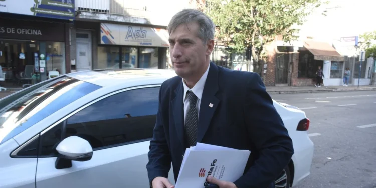 Las cuentas fiscales de Santa Fe arrojaron un abril en rojo, pero un cuatrimestre positivo