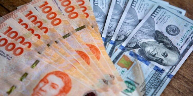 A cuánto opera el dólar este lunes 24 de junio: la información, minuto a minuto