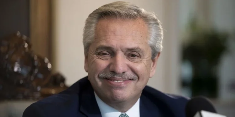 Levantaron la inhibición general de bienes del ex presidente Alberto Fernández