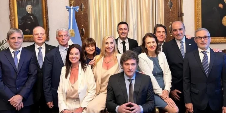 Con Milei a la cabeza, el Gobierno salió a defender a Pettovello en el escándalo de los alimentos retenidos