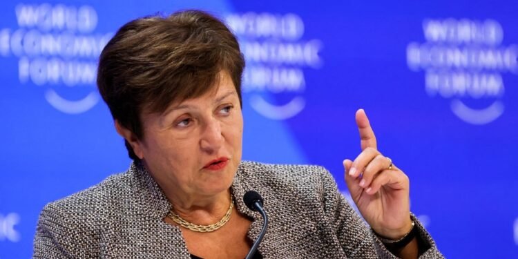 Sin comprometer el superávit financiero Señales de más gasto y deuda flotante en una carta de intención ante el FMI
