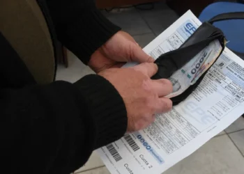 Boletas más caras La EPE advierte subas de hasta un 65% en la luz, tras el recorte de subsidios nacionales