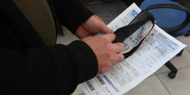 Boletas más caras La EPE advierte subas de hasta un 65% en la luz, tras el recorte de subsidios nacionales