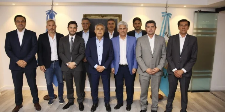 Gobernadores de Juntos por el Cambio terminan de definir el apoyo a la ley de Bases