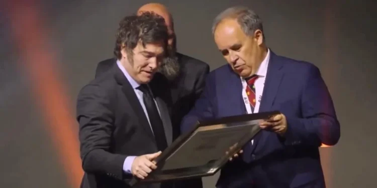 En redes El Instituto Liberal de República Checa cuestionó a Milei y reafirmó que el premio no fue oficial