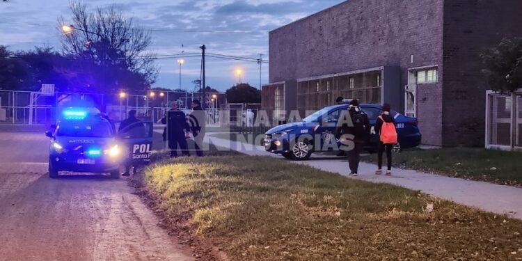 Múltiples allanamientos en el Barrio 2 de Abril por enfrentamientos familiares