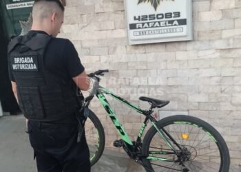 Secuestraron una bicicleta abandonada en la vía pública