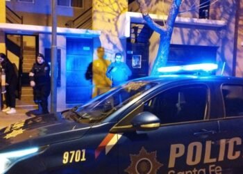 En plena noche encontró a un delincuente dentro de su departamento: ¿un remisero cómplice?