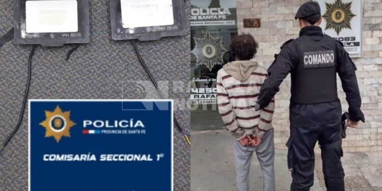 Uno robaba reflectores, el otro llevaba caños: los detuvo la Policía