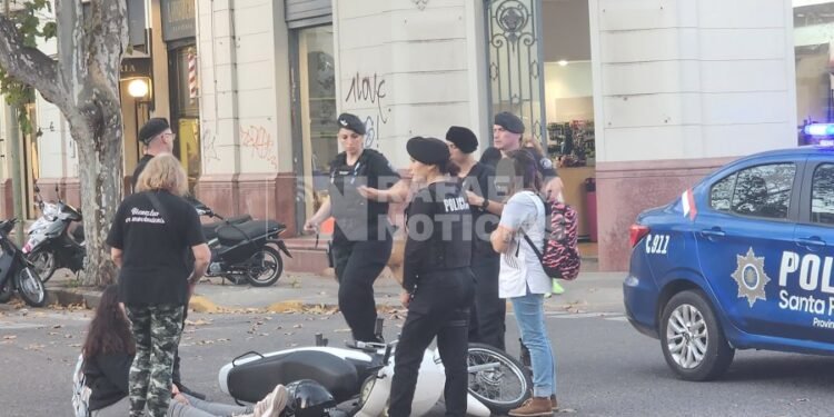 Colapso en el tránsito por un accidente en el microcentro de Rafaela