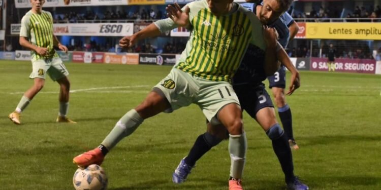 En un escandaloso final, Atlético cayó 2 a 0 frente a Aldosivi