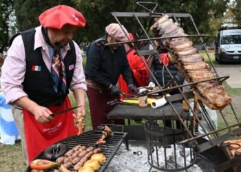 Con música, danza y gastronomía, Rosario celebra el Día de la Bandera