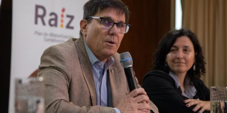 Goity: “Queremos que todos los alumnos estén perfectamente alfabetizados cuando terminen 3° grado”