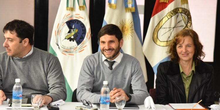 Pullaro: “Es importante estar en el territorio y escuchar a los intendentes”