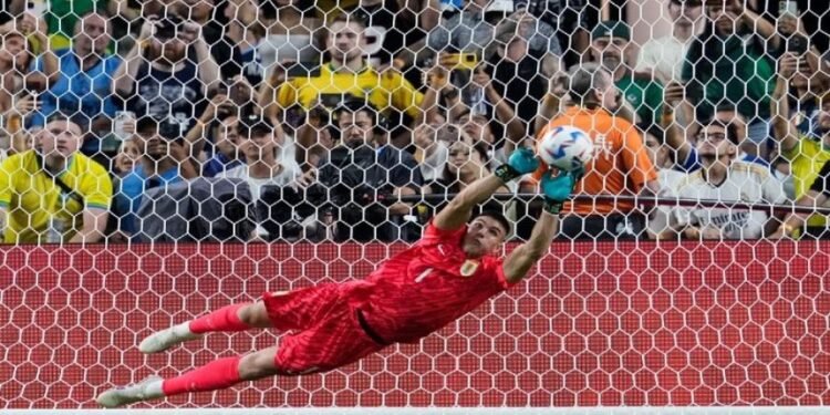Uruguay venció a Brasil por penales y enfrentará a Colombia en las semifinales de la Copa América