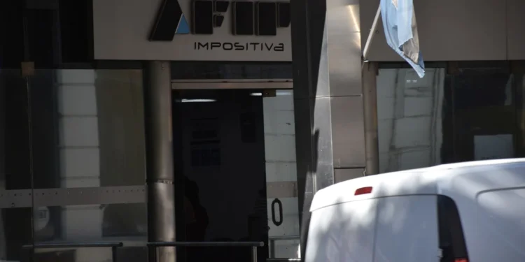 Cayó 14% interanual a valores reales Fuerte retroceso de la recaudación nacional durante el mes de junio