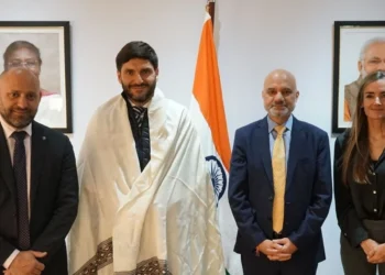 Con la mira en el Santa Fe Business Forum Pullaro se reunió con el embajador de la India