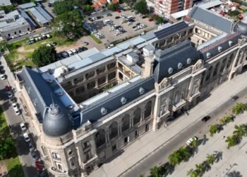 Coparticipación y leyes especiales Las transferencias a Santa Fe cayeron 12% en el semestre