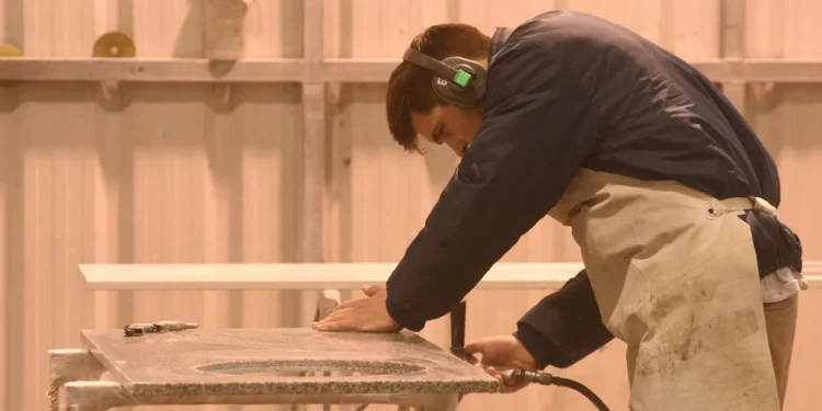 La UIA reportó otro fuerte retroceso fabril en mayo