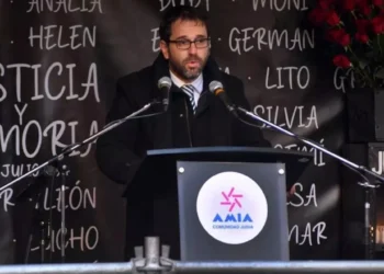 A 30 años del atentado a la AMIA, el titular de la mutual condenó el manejo de la causa judicial