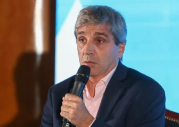 El peso será la «moneda escasa» Las dudas en el mercado ante el «recrudecimiento monetario» de Milei