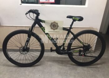 Una bicicleta y una billetera fueron hallados en la vía pública