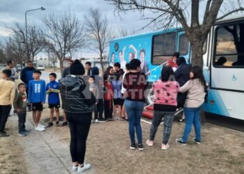 Unos 100 chicos del barrio Jardín recibieron chequeos médicos