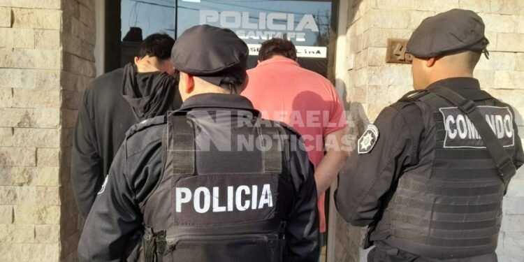 Robaron cerámicos desde una obra, pero no llegaron lejos