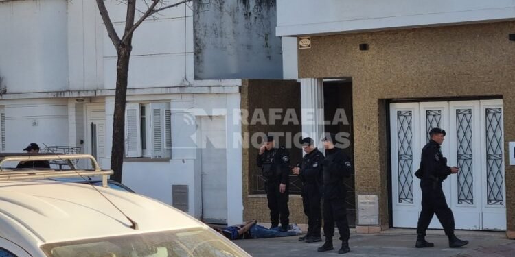 Sucedió esta tarde: policía y GUR detuvieron a un sujeto en barrio Alberdi, tras un robo