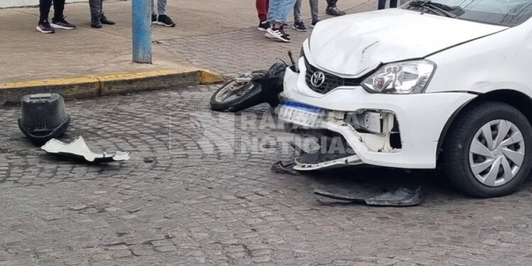 Fuerte choque en pleno centro: dos personas heridas