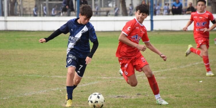 Ben Hur y Ferro se enfrentaron en una nueva fecha del Torneo Regional Juvenil de AFA