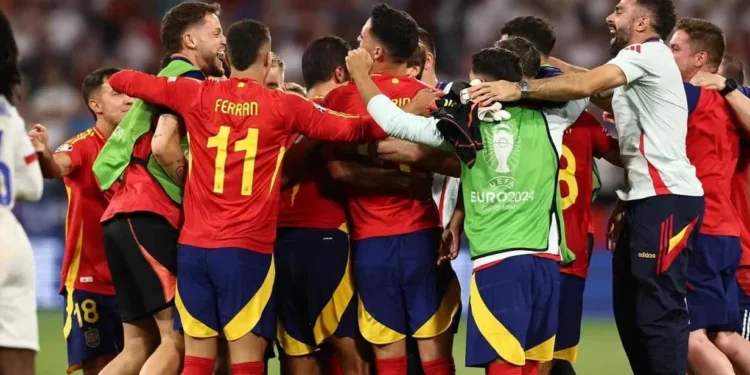 Se lo dio vuelta en cuatro minutos España derrotó 2-1 a Francia y jugará la final el domingo