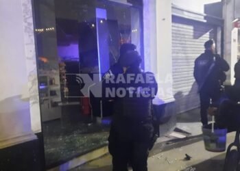 El lado B de los festejos: destrozos, corridas y balas de goma en el centro rafaelino