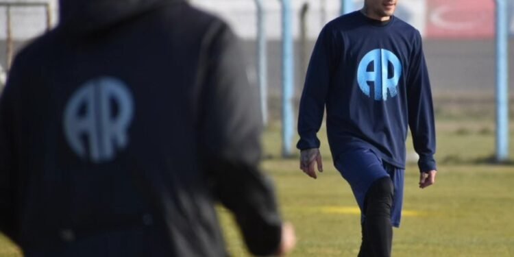 Atlético se presenta en el Nuevo Monumental frente a Chicago