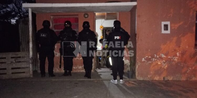 La PDI detuvo a dos menores por asaltos a mano armada y una balacera