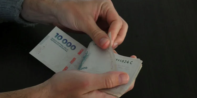 Anses Confirman aumentos en jubilaciones, AUH y un bono para haberes mínimo