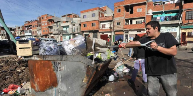Juventud en crisis: un informe revela que 6 de cada 10 adolescentes son pobres en Argentina