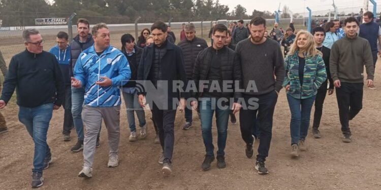 Pullaro participó del cierre del «Sueño Celeste», que convocó a una multitud en Rafaela