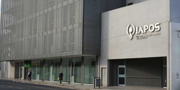 Cambios en la obra social de la provincia Consulta y bono digital en el IAPOS, y medidas contra médicos que cobran plus