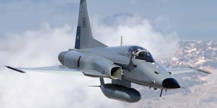 Tensión Chile desplegó aviones de guerra en el sur por supuesta violación argentina del espacio aéreo