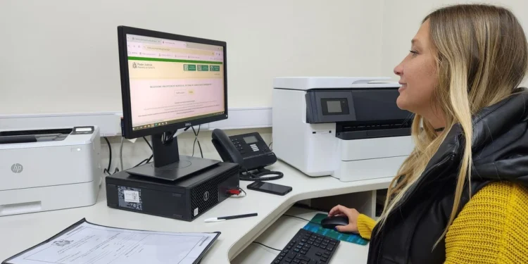 Adiós a los expedientes en papel Avanzan hacia la digitalización total de los trámites en la Justicia de Santa Fe