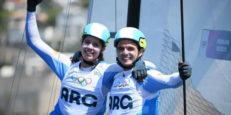 Juegos Olímpicos de París: Mateo Majdalani y Eugenia Bosco se quedaron con la medalla de plata en Vela