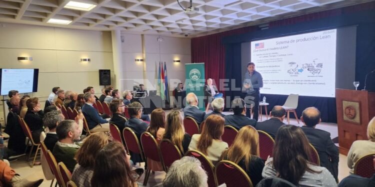 Jornada empresaria en Rafaela: «la gran deuda pendiente de Argentina es la productividad de sus empresas»
