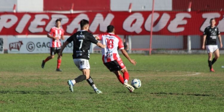 El León no pudo en su cancha y cayó frente a Central Norte