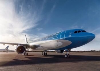 Milei va por Aerolíneas: privatización en la mira y gremios en pie de guerra