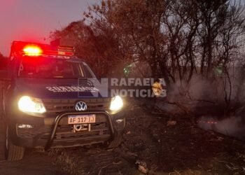 Bomberos Zapadores del Cuartel Norte debieron intervenir en dos incendios de pastizales